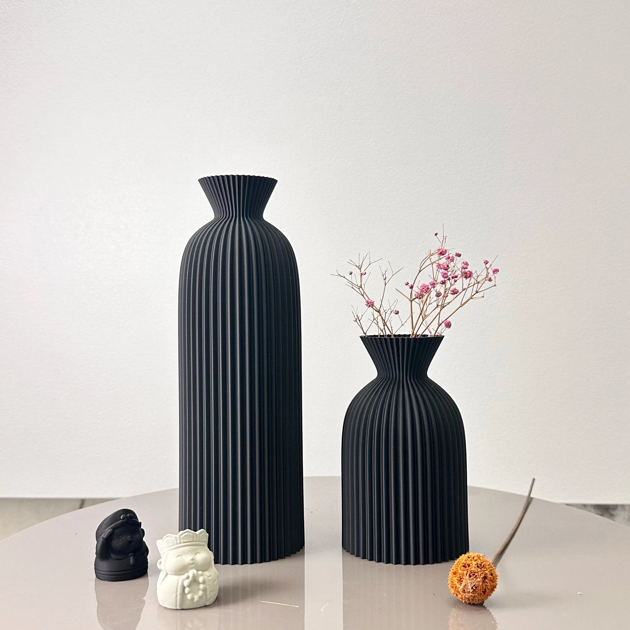 2-Piece Set of Wavy Pattern Art Dry Vase