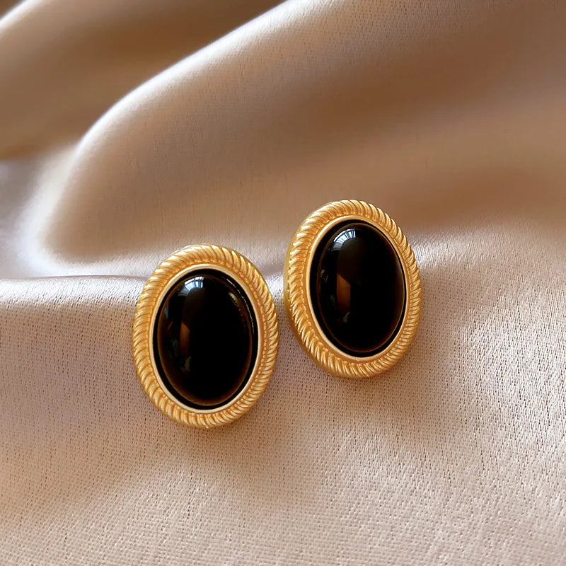 Aesthetic Gold Color Metal Line Black Oval Shaped Earings