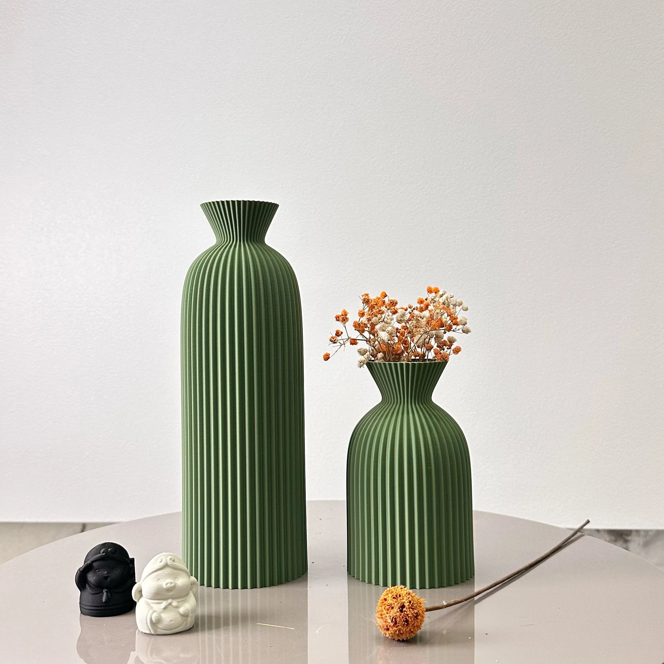 2-Piece Set of Wavy Pattern Art Dry Vase