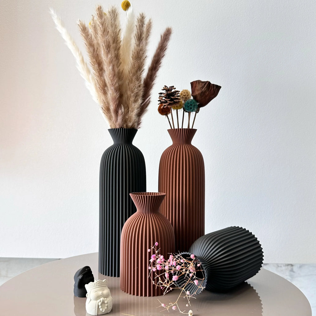 2-Piece Set of Wavy Pattern Art Dry Vase