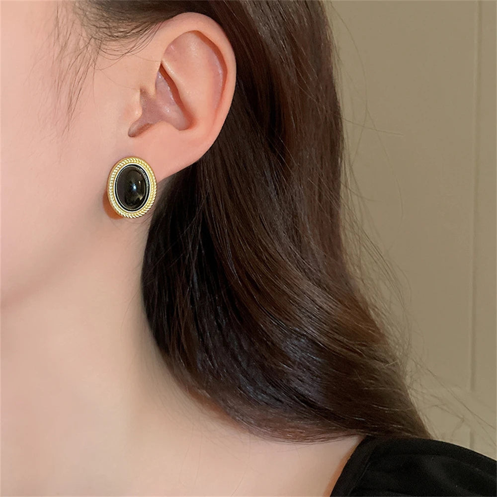 Aesthetic Gold Color Metal Line Black Oval Shaped Earings