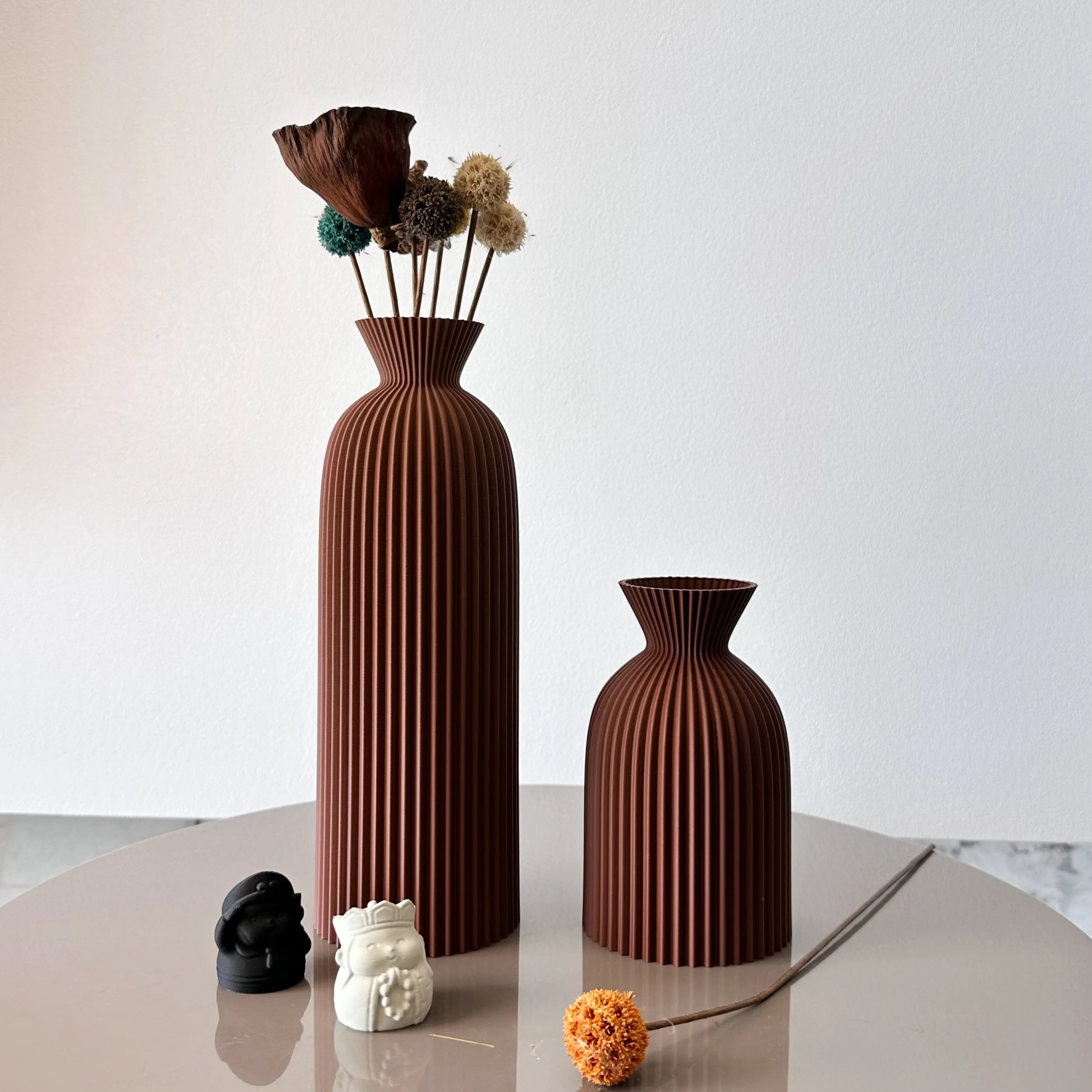 2-Piece Set of Wavy Pattern Art Dry Vase